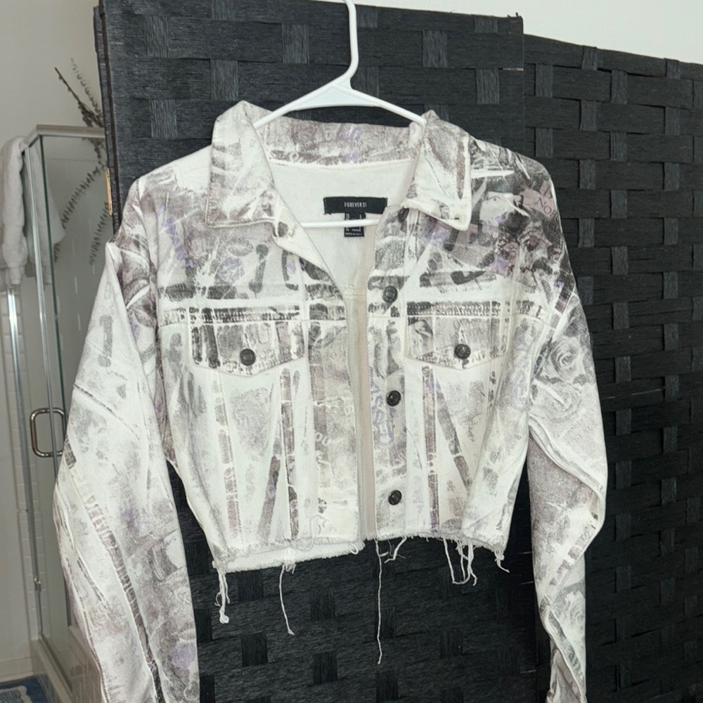 Brand New Forever 21 Women's White Cropped Jacket
